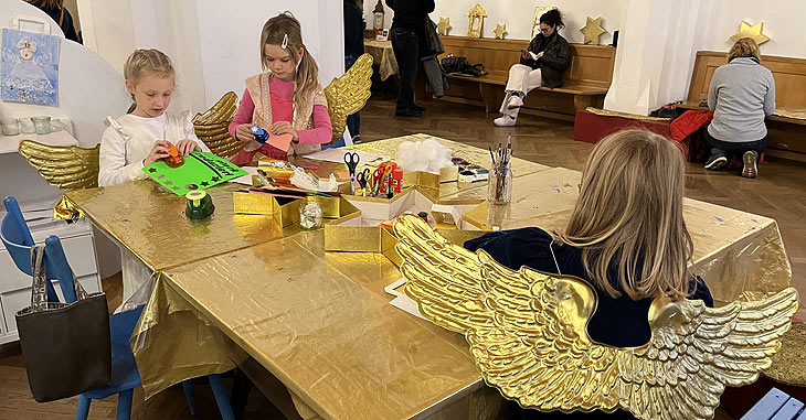 Himmelswerkstatt auf dem Münchner Christkindlmarkt (©Foto: Martin Schmitz)